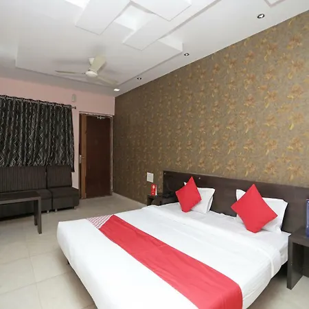 Hotel Oyo 9132 Recharge